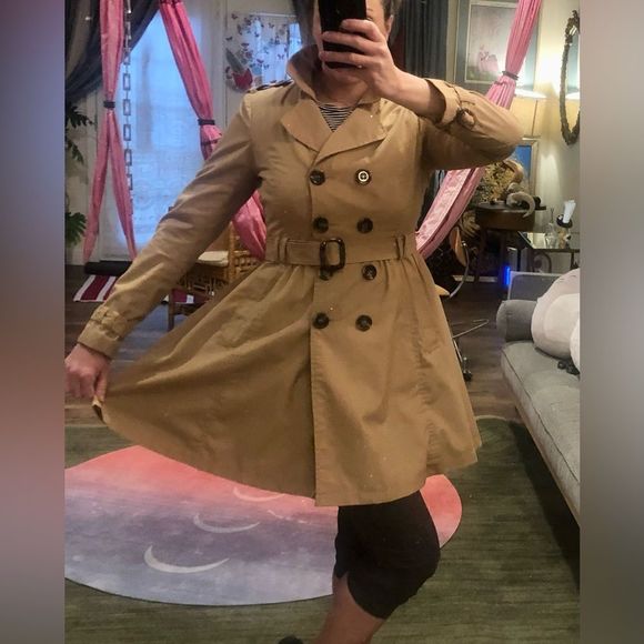 H&M Jackets & Blazers - Vintage H&M flared skirt bottom flattering khaki rain/trench coat.